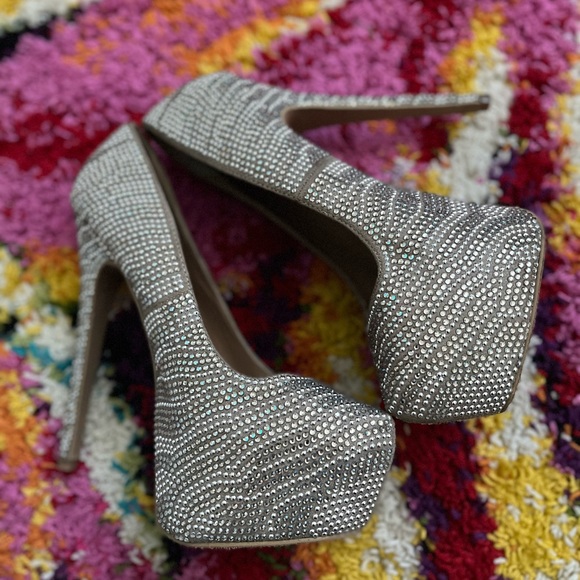 Silver Rhinestone Heels. - Picture 1 of 4